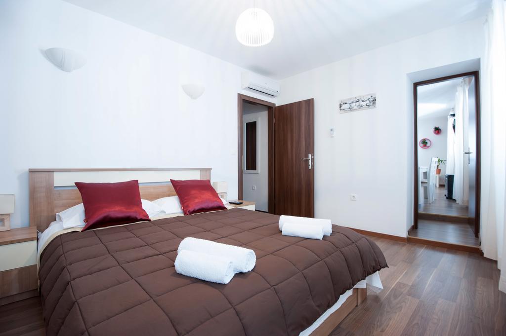 Rooms & Apartments 72 ザダル 部屋 写真