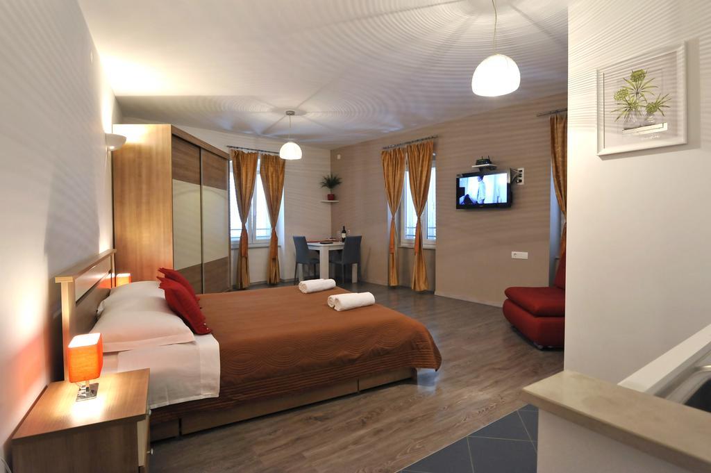Rooms & Apartments 72 ザダル 部屋 写真
