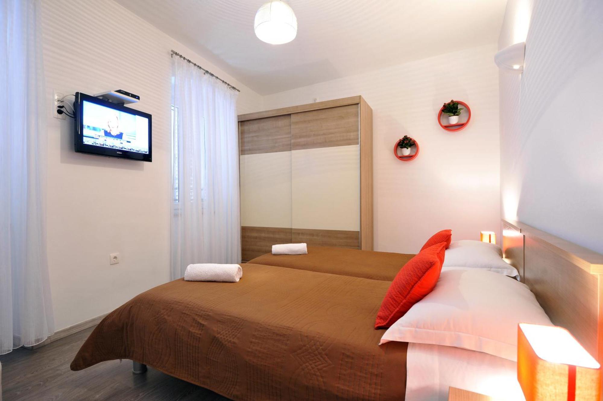 Rooms & Apartments 72 ザダル 部屋 写真